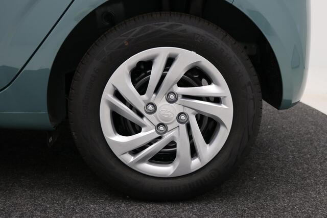 Hyundai I 10 1.0 Comfort Smart / ¤ 1.250,- Voordeel op de nieuwprijs / Prijs is rijklaar / Direct Leverbaar / Navigatie / Camera / Apple Carplay & Android Auto / Bluetooth / Airco /
