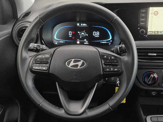 Hyundai I 10 1.0 Premium 5-zits Automaat / Fabrieksgarantie tot 04-2030 / Dealer onderhouden / Apple Carplay Android Auto / Achteruitrijcamera / Airco / Cruise control / Parkeersensoren achter /