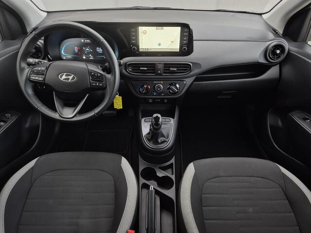 Hyundai I 10 1.0 Comfort Smart 5-zits Automaat / Fabrieksgarantie tot 04-2030 / Dealer onderhouden / Apple Carplay Android Auto / Achteruitrijcamera / Airco / Cruise control / Parkeersensoren achter / Navigatie /