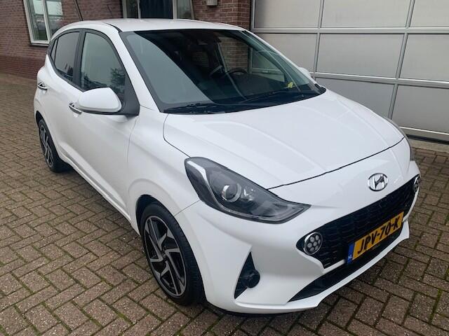 Hyundai I 10 1.0 Premium Camera / Verwarmd stuur-stoelen / Navigatie