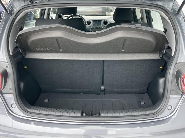 Hyundai I 10 1.0i Comfort / Navigatie / Cruise control / Airco / Telefoon / Elektrisch bedienbare ramen + spiegels.