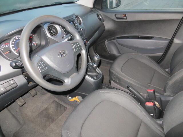 Hyundai I 10 1.0i Comfort rijdbare schade !!! airco ,cruise ,elek pakket