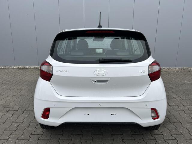 Hyundai I 10 1.0 Premium / 1500 Voordeel / Snel Uit Voorraad Leverbaar / Navigatie / Cruise Control /