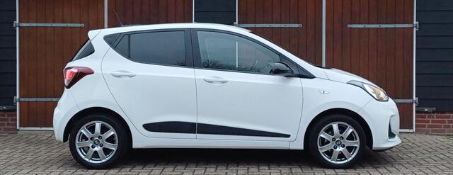 Hyundai I 10 1.0i Comfort 5p. Carplay, Stoel+stuur verwarming, Nieuwe APK