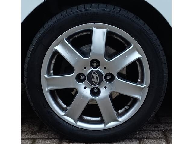 Hyundai I 10 1.0i Comfort 5p. Carplay, Stoel+stuur verwarming, Nieuwe APK