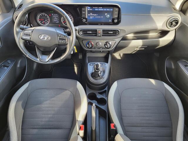 Hyundai I 10 1.0 Automaat / Fabrieksgarantie tot 4-2026 / 5 zits / Dealer onderhouden / Airco / Verwarmde voorstoelen / Verwarmd stuurwiel / Android Auto / Apple Carplay / DAB