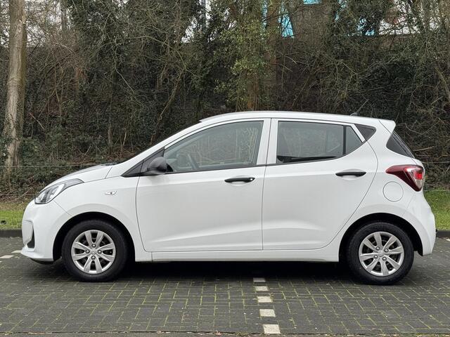 Hyundai I 10 5-deurs 1.0i i-Motion 67pk | TREKHAAK | AIRCO | ALLSEASON BANDEN | ELEKTRISCH PAKKET | LAGE KM-STAND! |