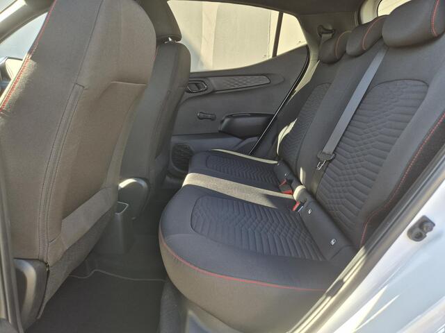 Hyundai I 10 1.0 T-GDI N Line 5-zits 101pk Handgeschakeld / Nieuw Model / Fabrieksgarantie tot 06-2028 / Dealer onderhouden / Cruise control / Airco / Navigatie via Apple Carplay of Android Auto / Parkeersensoren achter /