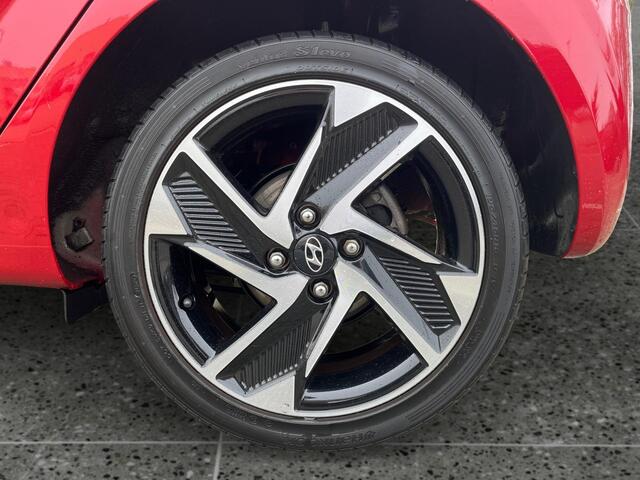 Hyundai I 10 5-deurs Premium 1.0 i-Motion 67pk | DAKKLEUR ZWART | CLIMA | NAVI | APPLE CARPLAY / ANDROID AUTO | 16'' BICOLOR LM-VELGEN | CAMERA |