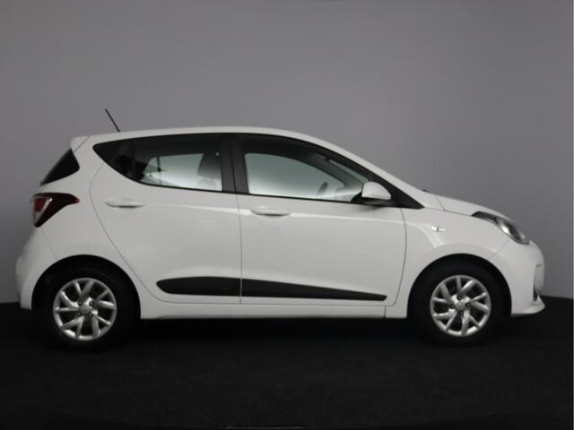 Hyundai I 10 1.0i Comfort | Navigatie | Parkeersensoren |