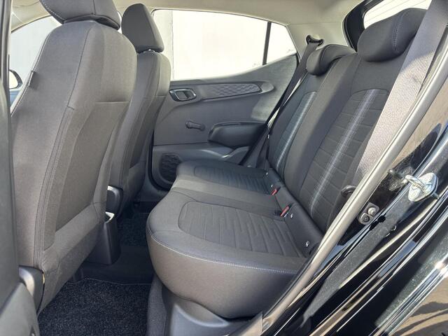 Hyundai I 10 1.0 Premium Handgeschakeld / Fabrieksgarantie tot 10-2029 / Stuur en Stoel verwarming / Achteruitrijcamera / Navigatie via Apple Carplay/Android Auto / Cruise control / Airco /