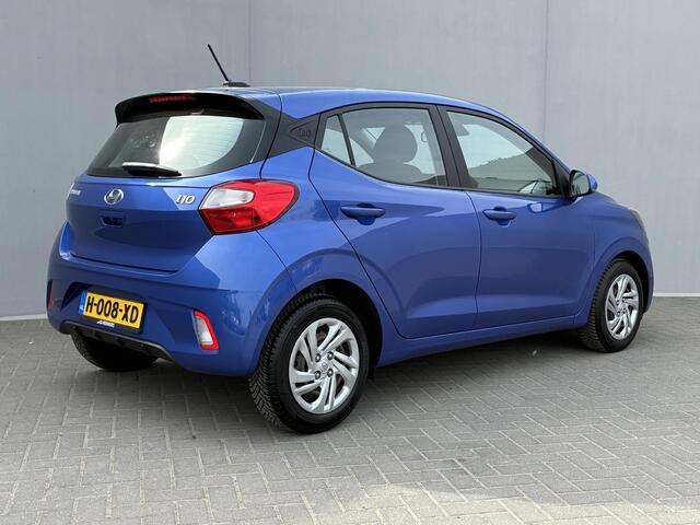 Hyundai I 10 1.0 Comfort / Navigatie d.m.v. Apple Carplay/Android auto / Cruise Control / Airco / Parkeersensoren achter / Bluetooth / All-season banden /