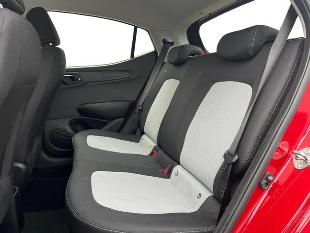 Hyundai I 10 5-deurs Premium 1.0 MPI 67pk | DAKKLEUR ZWART | CLIMA | NAVI | APPLE CARPLAY / ANDROID AUTO | 16'' BICOLOR LM-VELGEN | CAMERA |