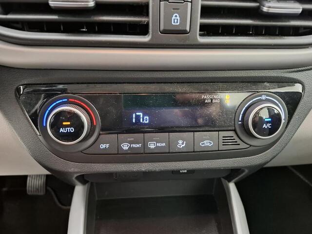Hyundai I 10 1.0 Premium Navi Climat Camera Cruise Parkeersensoren Dealeronderhouden NL-Auto