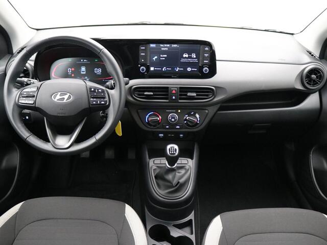 Hyundai I 10 1.0 Comfort "Edition" / Apple CarPlay & Android Auto / 14" LMV / Cruise Control / i10 Edition Striping / NL Auto / Dealer onderhouden / 1ste Eigenaar / Airco / Lichtsensor / Fabrieksgarantie tot 25-10-2029 /