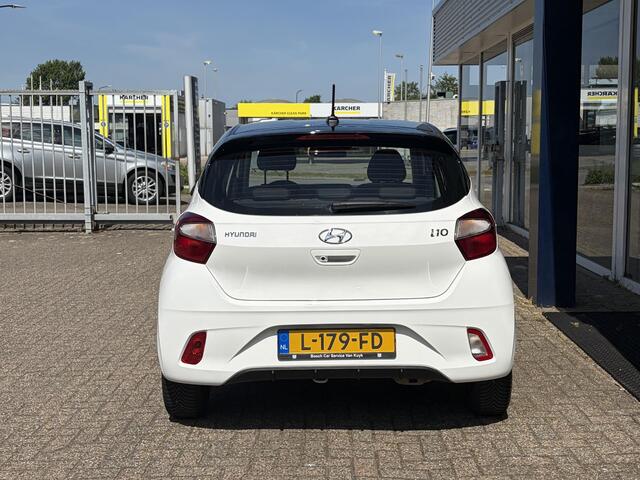 Hyundai I 10 1.0 Comfort Smart 5-zits / NL-Auto / Dealer-Onderhouden / 1e-Eigenaar / Cruise-Control / Apple-Carplay & Android-Auto / DAB Radio-Bluetooth / Navi / Camera / ENZ.