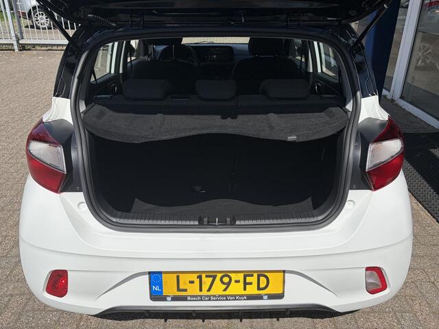Hyundai I 10 1.0 Comfort Smart 5-zits / NL-Auto / Dealer-Onderhouden / 1e-Eigenaar / Cruise-Control / Apple-Carplay & Android-Auto / DAB Radio-Bluetooth / Navi / Camera / ENZ.