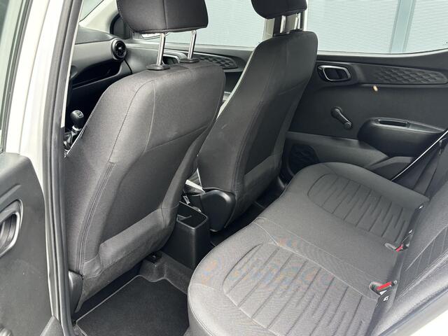 Hyundai I 10 1.0 Comfort Smart / Navigatie / Apple Carplay & Android Auto / Cruise Control / Achteruitrijcamera / DAB radio /