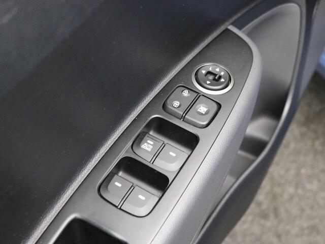 Hyundai I 10 1.0i Go! 5-deurs / Navigatie / Apple CarPlay & Android Auto / Cruise Control / All Seasonbanden / Historie bekend / Airco Climate Control / Bluetooth / LED Dagrijverlichting / Elektrische ramen rondom /
