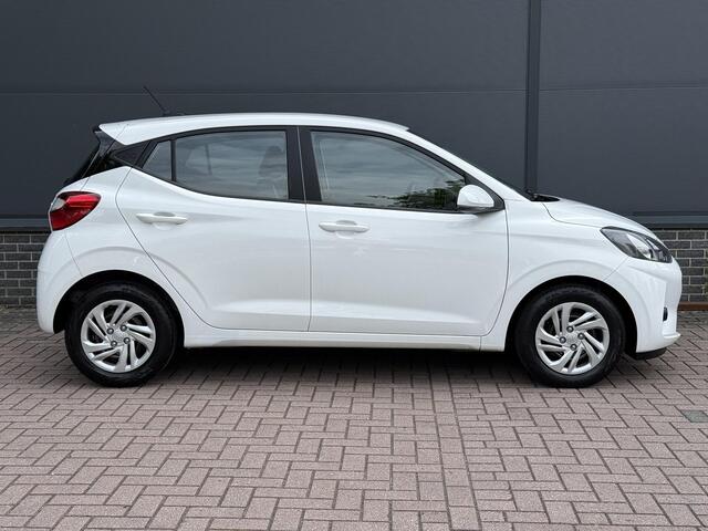 Hyundai I 10 1.0 Comfort Smart / Navigatie / Cruise / Airco / Apple Carplay & Android Auto / Achteruitrij Camera /