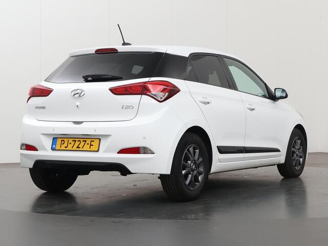 Hyundai I 20 1.0 T-GDI Black Edition | Navigatiesysteem | Parkeercamera | Cruise Control | Lederen Stuurwiel