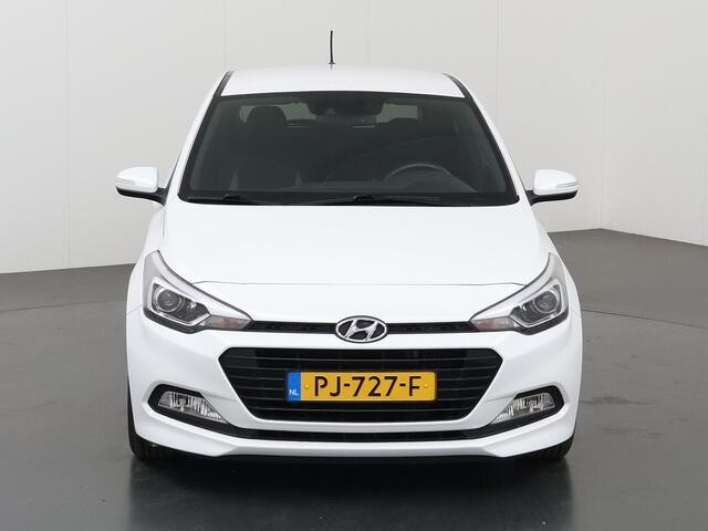 Hyundai I 20 1.0 T-GDI Black Edition | Navigatiesysteem | Parkeercamera | Cruise Control | Lederen Stuurwiel