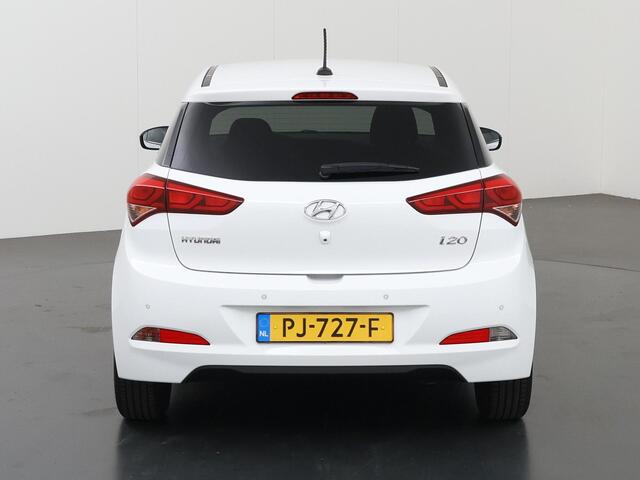 Hyundai I 20 1.0 T-GDI Black Edition | Navigatiesysteem | Parkeercamera | Cruise Control | Lederen Stuurwiel
