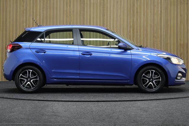 Hyundai I 20 1.0 T-GDI Automaat Comfort | Cruise-control | Camera | Apple Carplay & Android Auto | Navigatie | Parkeerhulp | + Set Winterbanden