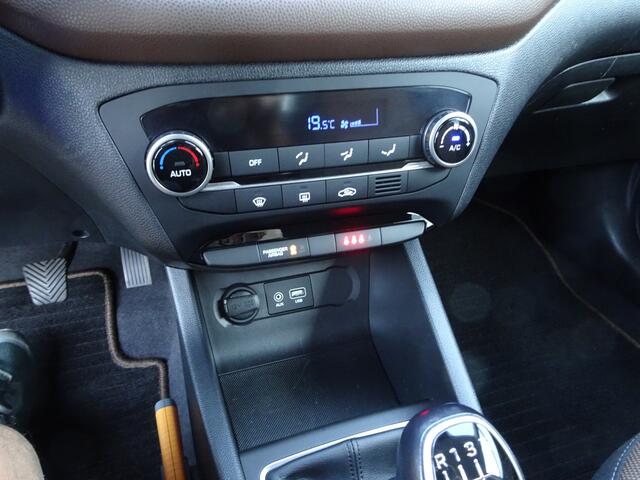 Hyundai I 20 1.0 T-GDI Comfort Automatische airco, navigatie, cruise controle, parkeersensoren, achteruitrij camera, trekhaak, enz.