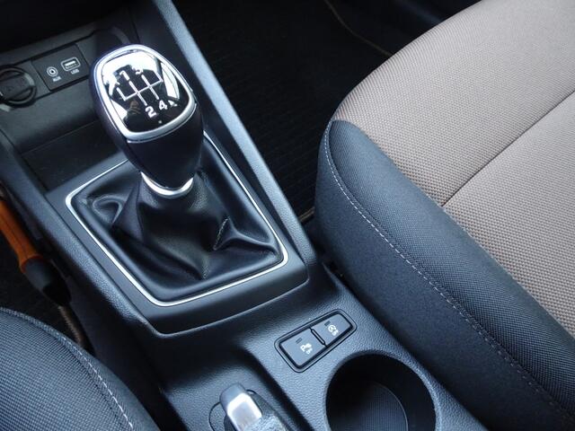 Hyundai I 20 1.0 T-GDI Comfort Automatische airco, navigatie, cruise controle, parkeersensoren, achteruitrij camera, trekhaak, enz.