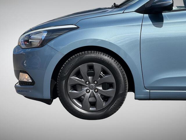 Hyundai I 20 1.2 HP i-Motion Comfort | Trekhaak | Airconditioning | Stuur- + Stoelverwarming | Radio/MP3 Speler | Bluetooth Tel. | Rijklaarprijs!