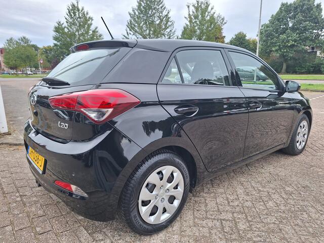 Hyundai I 20 1.0 T-GDI TREKHAAK / CLIMA/CAMER/NAVI/PDC