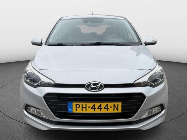 Hyundai I 20 1.0 T-GDI Comfort [ Nav Camera Climate control ]