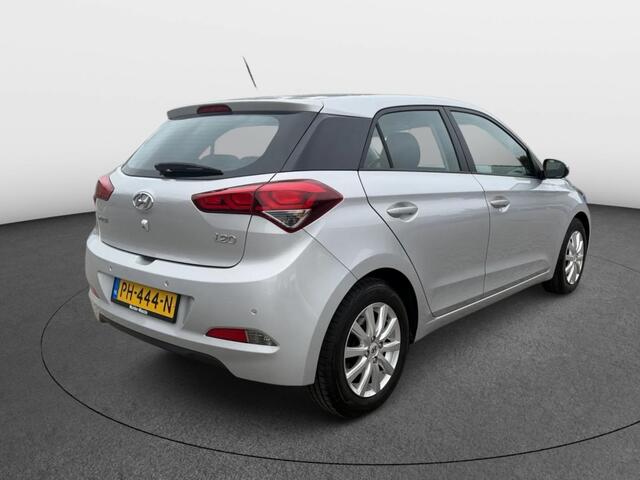 Hyundai I 20 1.0 T-GDI Comfort [ Nav Camera Climate control ]