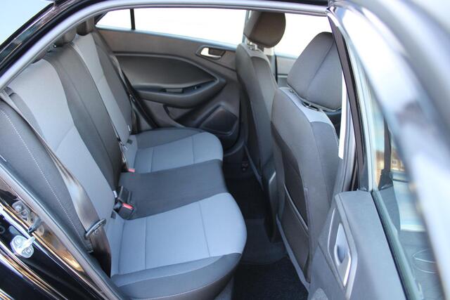 Hyundai I 20 1.0 T-GDI 100pk Comfort Automaat Airco Navi Carplay 18.216km Nieuwstaat