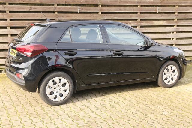 Hyundai I 20 1.2 LP i-Drive Airco / All season banden
