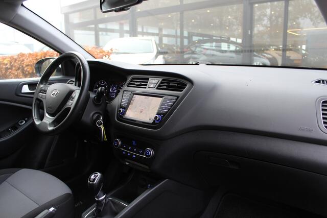 Hyundai I 20 Coupé 1.0 T-GDI Comfort | Rijklaar | Navi | Trekhaak | Cruise | DAB+ | Clima | Bluetooth | Camera |