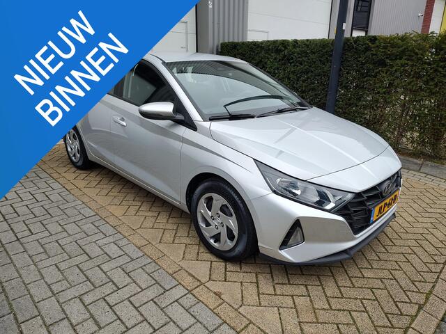 Hyundai I 20 1.2 MPI Comfort Navigatie Carplay Camera Stoel-Stuurverwarming Cruise-Control