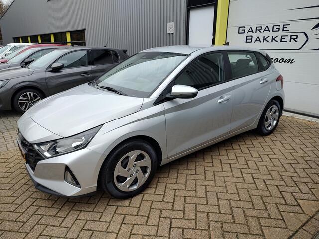 Hyundai I 20 1.2 MPI Comfort Navigatie Carplay Camera Stoel-Stuurverwarming Cruise-Control