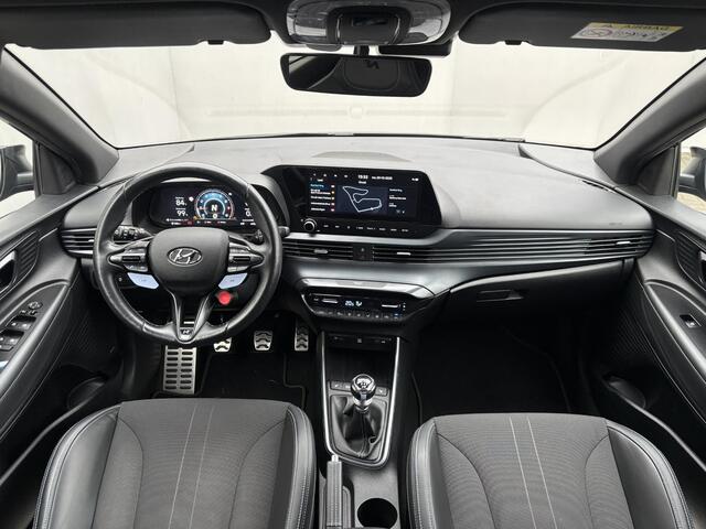 Hyundai I 20 N 1.6 T-GDI 204PK N-Performance Handgeschakeld / Fabrieksgarantie tot 08-2027 / Dealer onderhouden / Bose / Navigatie / 18" LMV / Stuur- en stoelverwarming / Sperdifferentieel / Apple Carplay Android Auto /