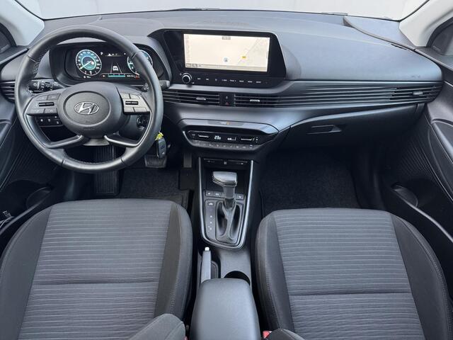 Hyundai I 20 1.0 T-GDI Comfort Smart Automaat / Fabrieksgarantie tot 10-2027 / Apple Carplay & Android Auto / Dealer onderhouden / Navigatie / Stuur & Stoelverwarming / Achteruitrijcamera / Cruise / DAB /