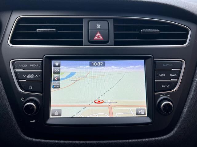 Hyundai I 20 1.0 T-GDI 100pk Automaat Navi Leder Carplay Camera Keyless Stuur en StoelVerwaming DAB Clima 17" Pdc