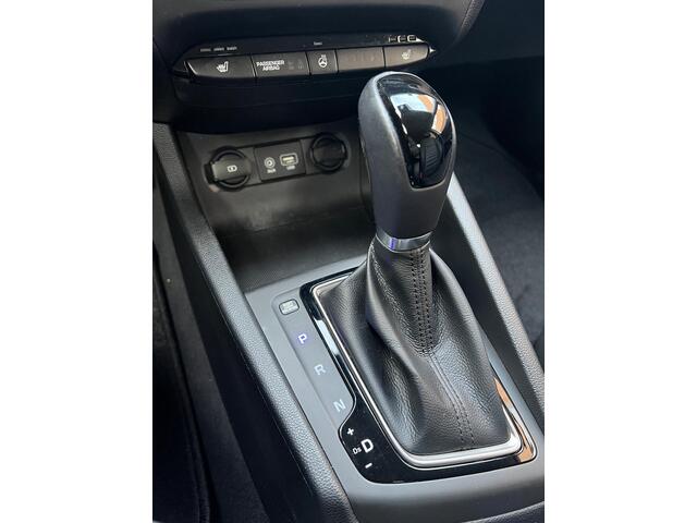 Hyundai I 20 1.0 T-GDI 100pk Automaat Navi Leder Carplay Camera Keyless Stuur en StoelVerwaming DAB Clima 17" Pdc