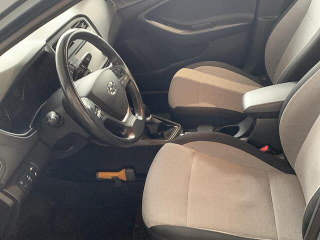 Hyundai I 20 1.2 HP i-Motion NAVIGATIE | ACHTERUITRIJCAMERA | PARKEERSENSOREN ACHTER