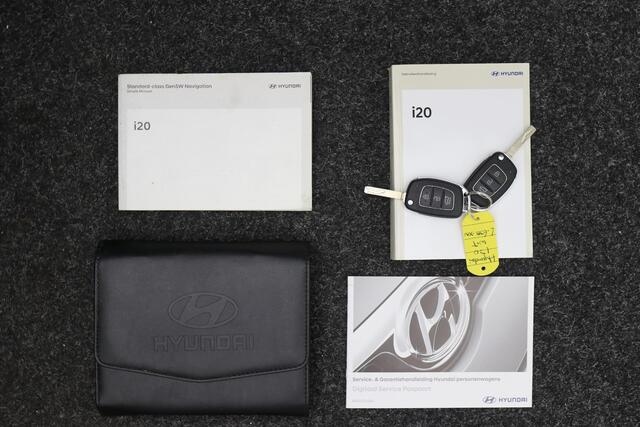 Hyundai I 20 1.0 T-GDI Comfort Smart / Navigatie / Apple Carplay & Android Auto / Airco / Cruise Control / Achteruitrijcamera / 16" LMV / Dealer onderhouden / NL Auto /