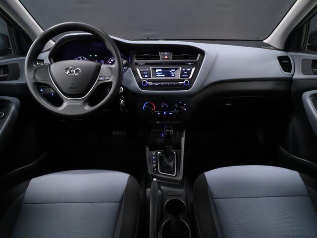 Hyundai I 20 1.4i i-Vision Automaat [TREKHAAK, AIRCO, PARKEERSENSOR, RADIO, NIEUWSTAAT]