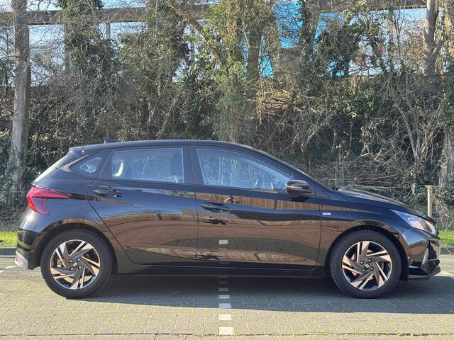 Hyundai I 20 Comfort Smart 1.0 T-GDI 100pk | APPLE CARPLAY / ANDROID AUTO | ALL SEASON BANDEN | CAMERA | PARKEERSENSOREN | NAVI | DODEHOEKBEW. |