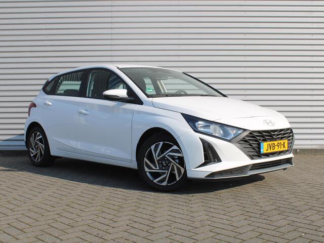 Hyundai I 20 1.2 MPI Comfort | BTW Auto | Stuur-/stoelverwarming | Camera | Navi | Apple Carplay | Android Auto | Cruise | 16" LM | All seasons | Airco |