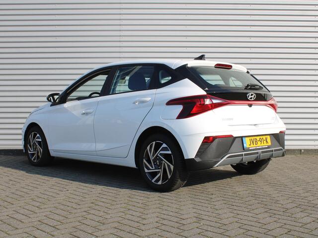 Hyundai I 20 1.2 MPI Comfort | BTW Auto | Stuur-/stoelverwarming | Camera | Navi | Apple Carplay | Android Auto | Cruise | 16" LM | All seasons | Airco |
