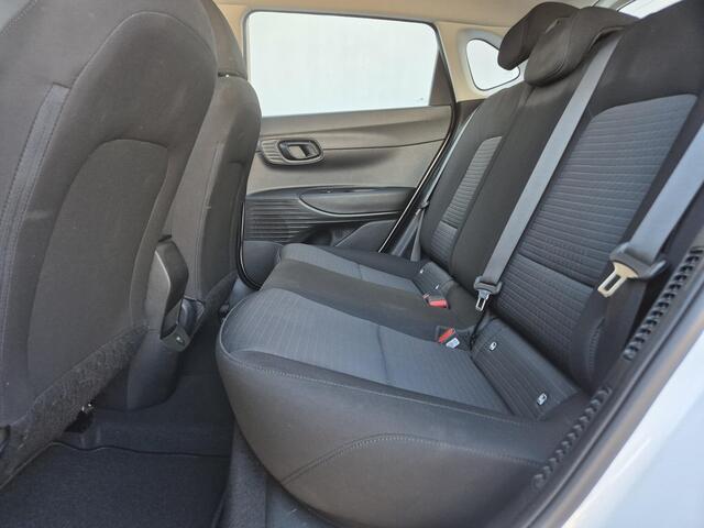 Hyundai I 20 1.0 T-GDI Comfort Smart Handgeschakeld / All season banden / Airco / Cruise control / Achteruitrijcamera / Trekgewicht 1110 kg / Apple Carplay Android Auto / Parkeersensoren achter / Elektrische ramen voor en achter /